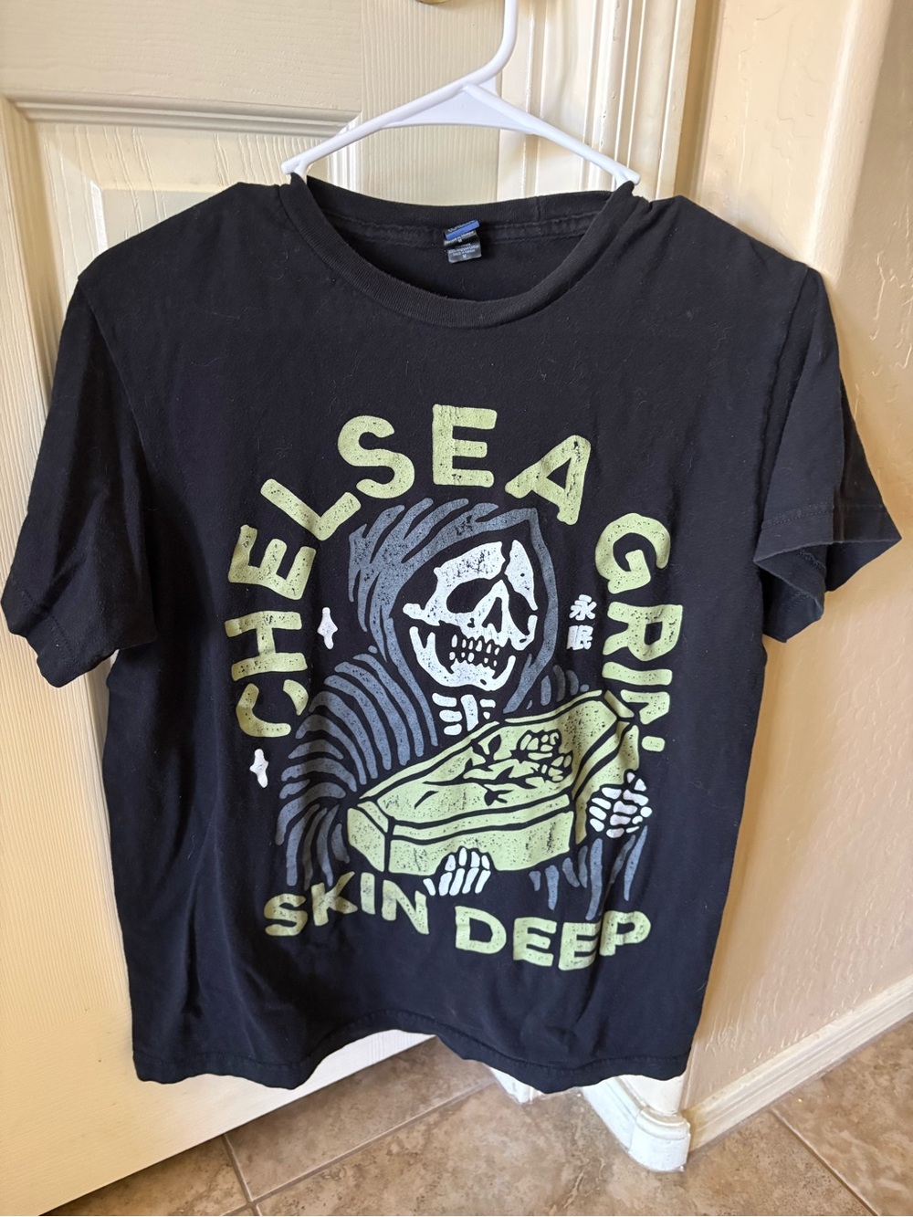 Official Chelsea Grin "Skin Deep" Band Tee